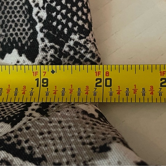 Chico’s Brown White Snakeskin Lightweight Jacket Size L - Picture 9 of 11